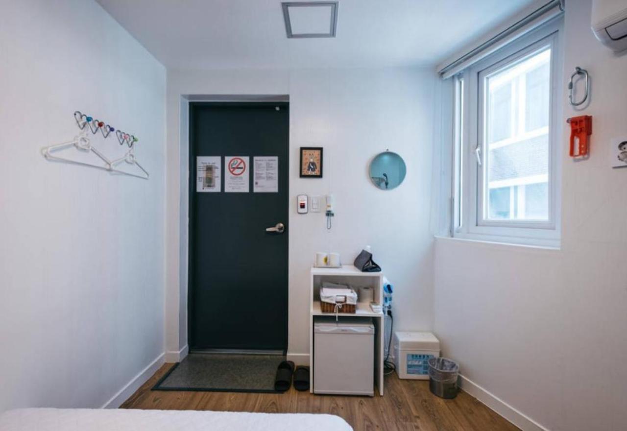 K Stay Guesthouse Myeongdong First Сеул Экстерьер фото