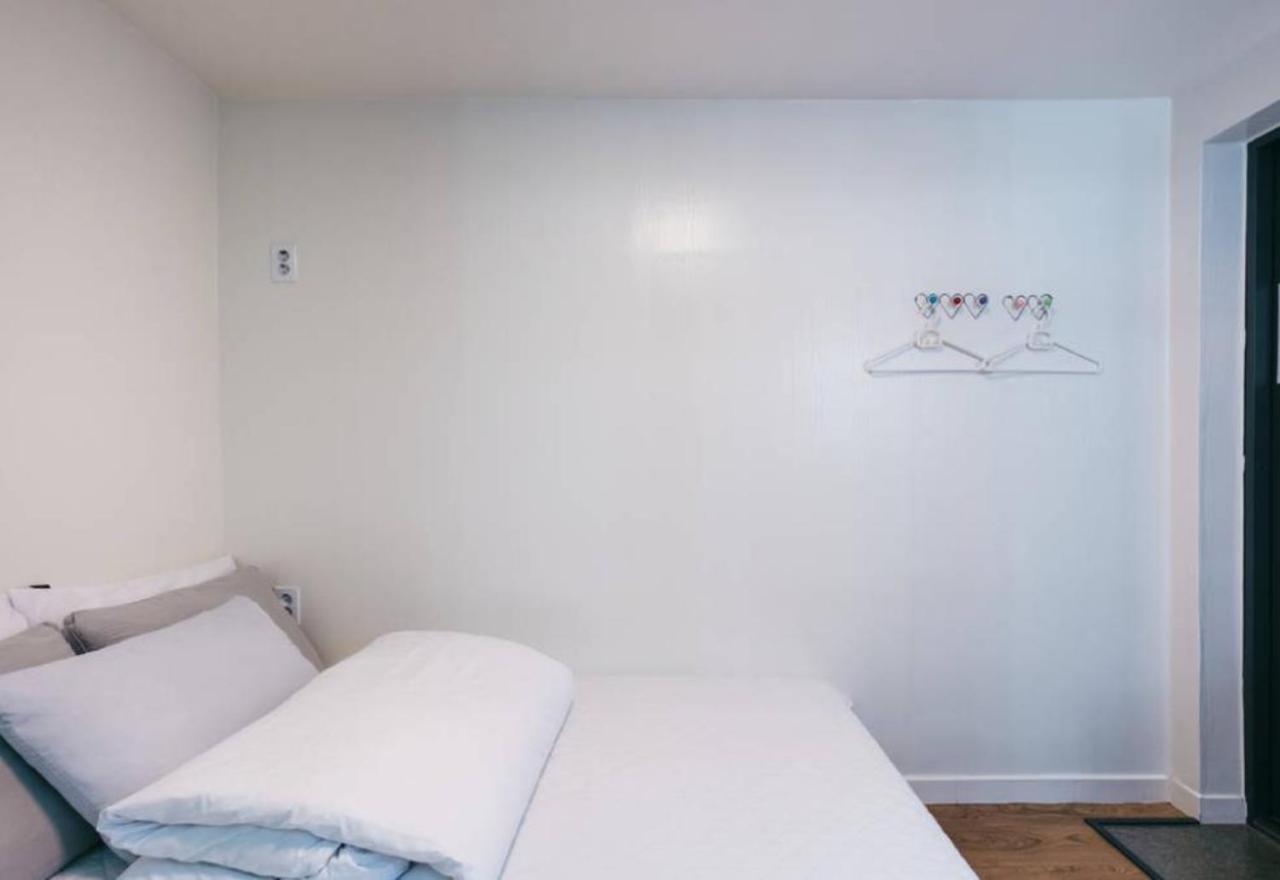 K Stay Guesthouse Myeongdong First Сеул Экстерьер фото