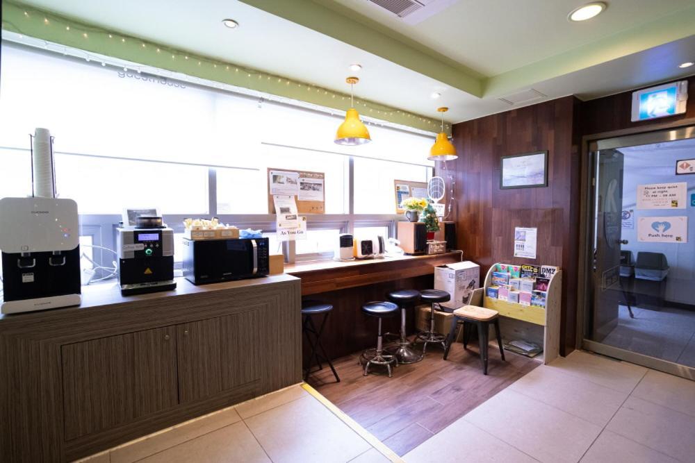 K Stay Guesthouse Myeongdong First Сеул Экстерьер фото