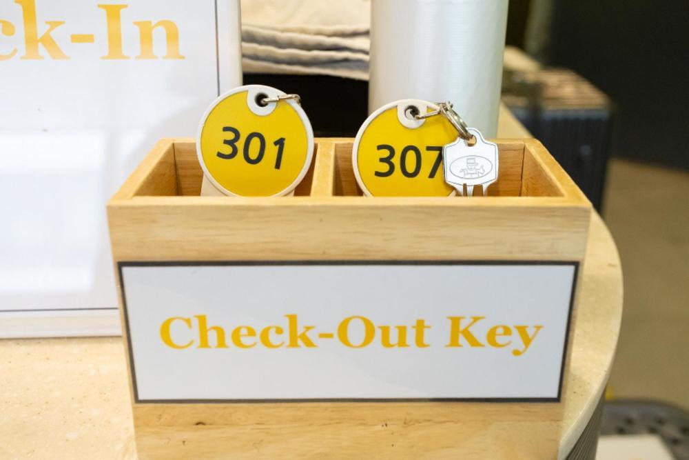 K Stay Guesthouse Myeongdong First Сеул Экстерьер фото