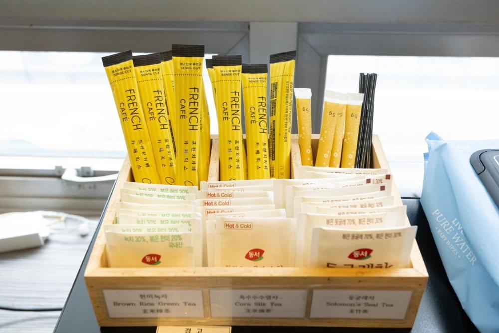K Stay Guesthouse Myeongdong First Сеул Экстерьер фото