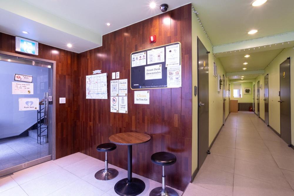 K Stay Guesthouse Myeongdong First Сеул Экстерьер фото