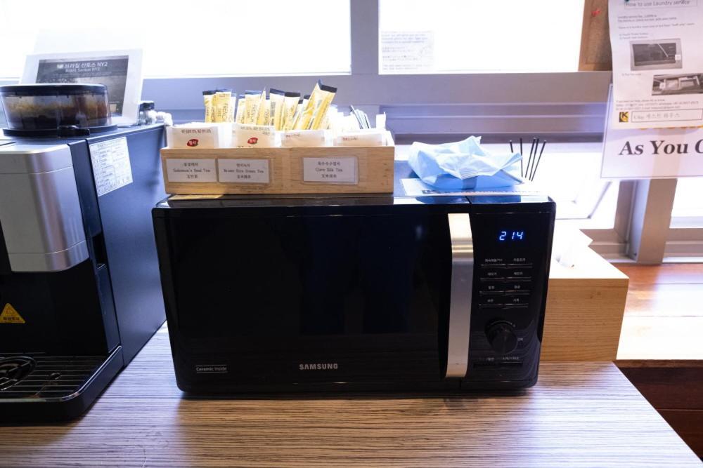 K Stay Guesthouse Myeongdong First Сеул Экстерьер фото