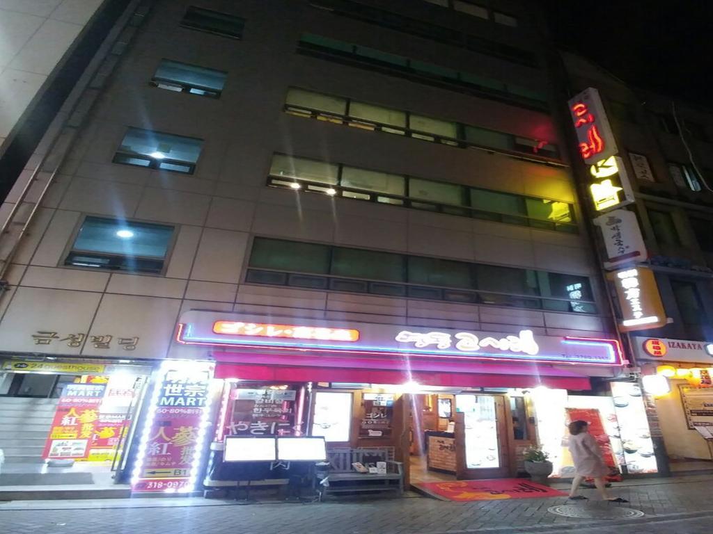 K Stay Guesthouse Myeongdong First Сеул Экстерьер фото